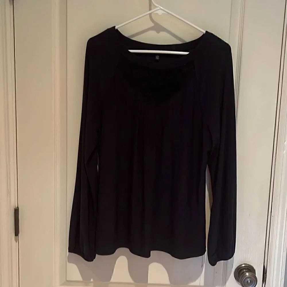 White House Boack Market navy blouse. Size L.